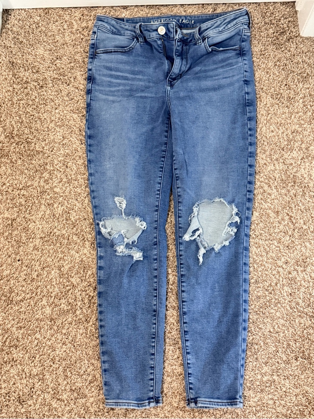 American Eagle Outfitters Women's Distressed Wash Blue Jeans